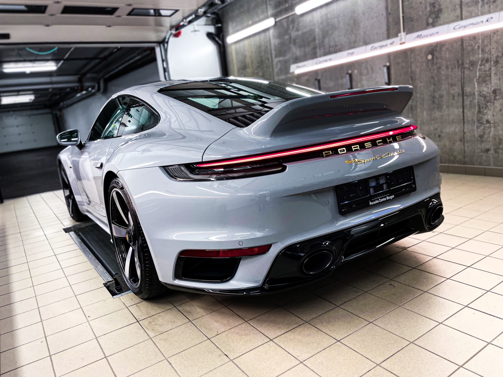 Porsche 911 Sport Classic sett bakfra