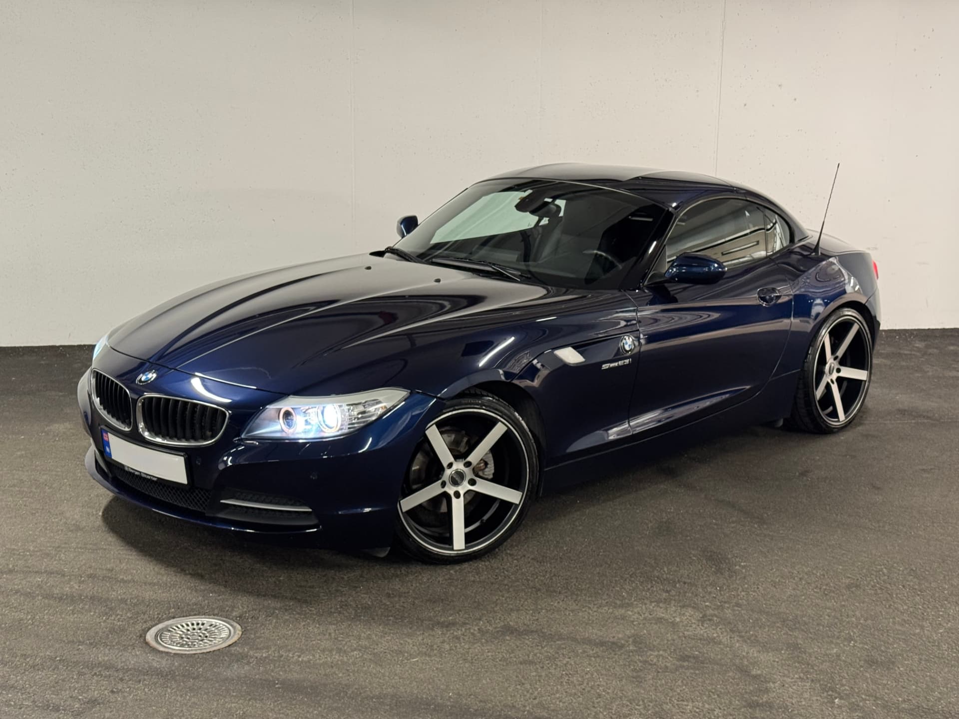 Blå BMW Z4 etter utvendig detailing